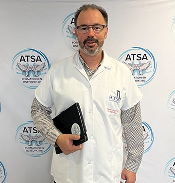 Stéphane VIGNATELLI - Ostéopathe D.O et Directeur